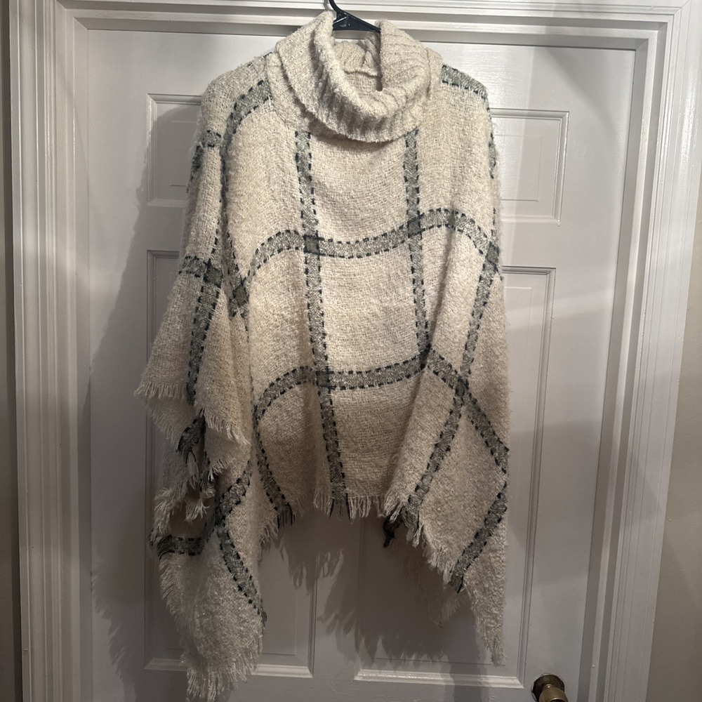 WORLD MARKET Poncho Shawl Womens One Sz Cream Brown Plaid Frayed Knit Boho SOFT